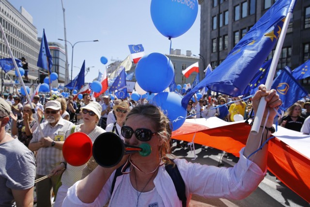 Marsz wolności na ulicach Warszawy. Kilka tysięcy osób manifestowało w stolicy