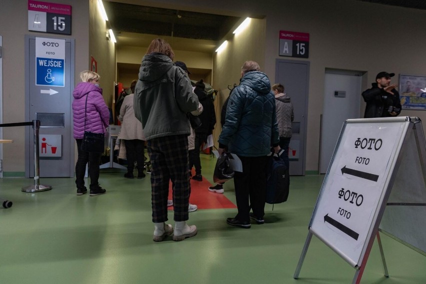 Od dzisiaj zamknięty zostaje punkt obsługi uchodźców z Ukrainy w Tauron Arenie. Zmiany pojawią się również w punktach działających przy Dworcu Głównym.