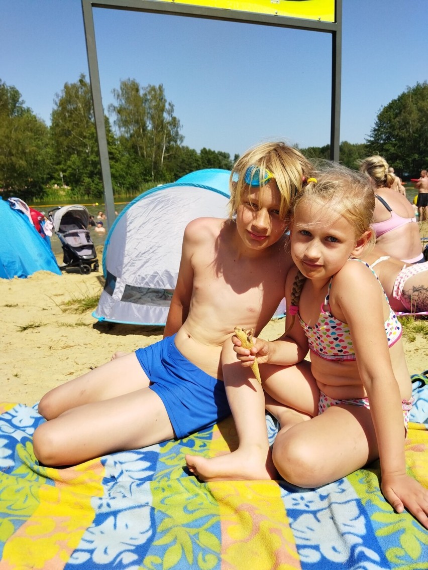 Dzieci świetnie bawiły się na plaży w Czechowicach.
