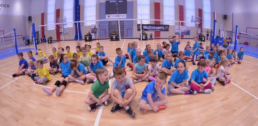 W Wałbrzychu po raz pierwszy zorganizowano Kinder Volley, czyli turniej siatkówki dla najmłodszych.