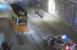 Bydgoszcz. Weszli na dach zabytkowego tramwaju, chcieli porobić zdjęcia. Zgarnął ich policyjny patrol