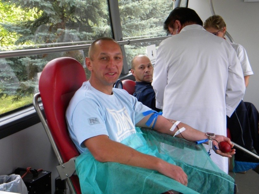 Bydgoszcz: Policjanci oddali ponad 8 litrów krwi [ZDJĘCIA]