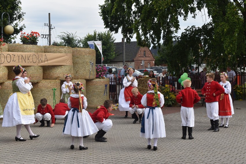 Biesiada dożynkowa w Taczanowie Drugim