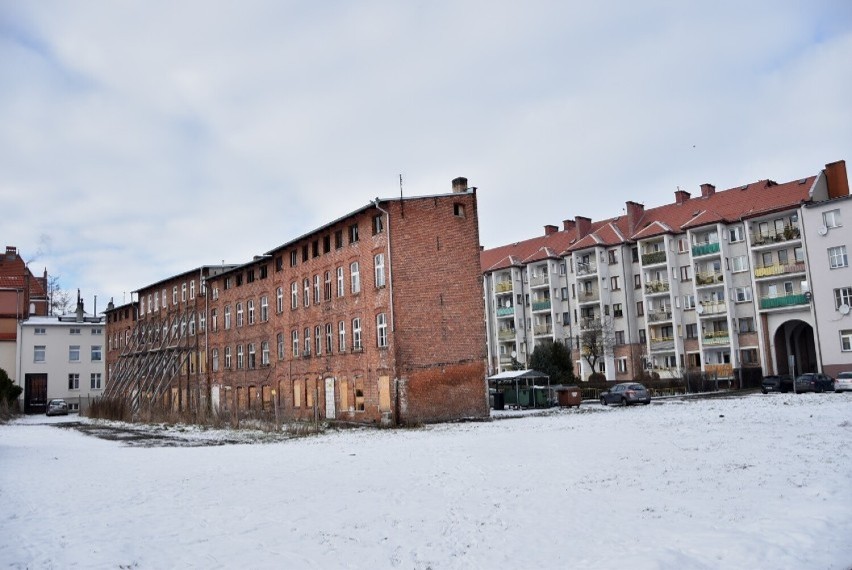 Malbork. Budynek do rozbiórki przy ul. Jagiellońskiej 99 ABC zniknie? Magistat chce pozbyć się problemu i wystawi nieruchomość na sprzedaż