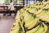 Kto nie powinien jeść bananów? Są osoby, którym te popularne owoce mogą naprawdę zaszkodzić. Czy jesteś w szczególnie narażonej grupie?