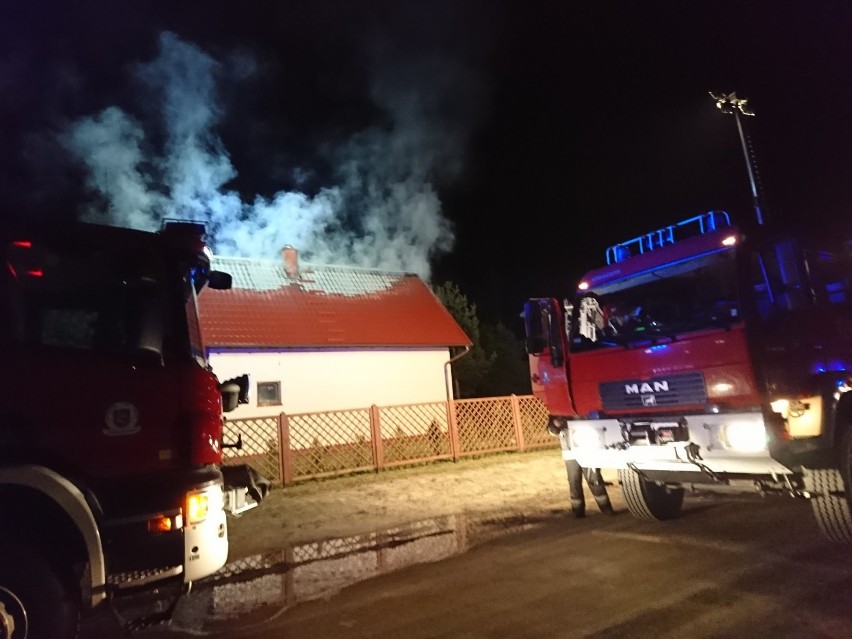 Pożar domu na osiedlu w Rzewnicy