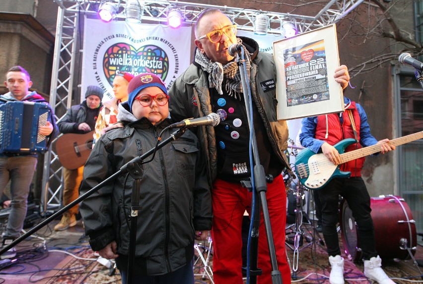 WOŚP zagrała dla chorego Łukasza. "Czuję się wielki"