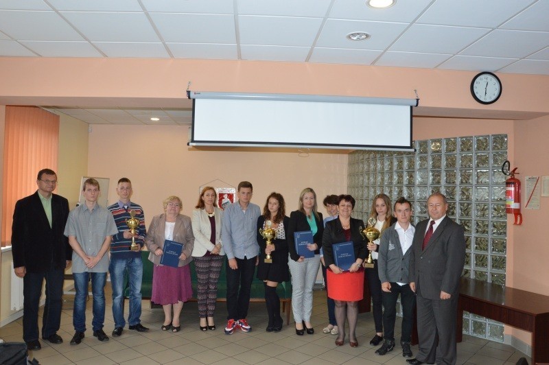 Nagrody za rywalizację sportową szkół powiatu mikołowskiego - wręczone