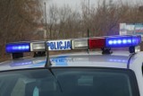 Kobieta zatrzymała pijanego kierowcę, który uderzył volkswagenem w jej auto, na ulicy Zbrowskiego w Radomiu