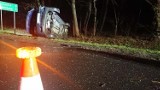Wypadek koło Sulechowa. Kierowca mazdy włączał się do ruchu i zajechał drogę golfowi [ZDJĘCIA]