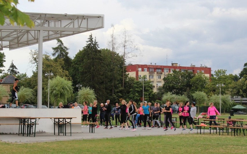 Pierwsze w tym roku zajęcia aerobiku na świeżym powietrzu, już 1 lipca [Foto] 