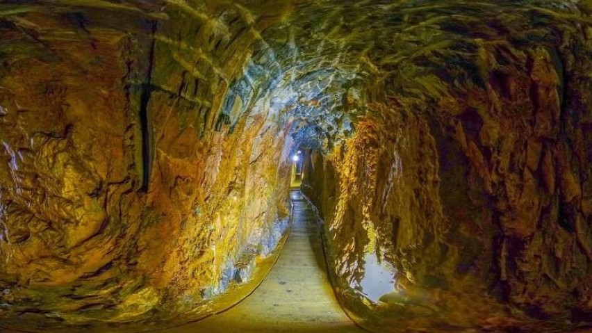 Podziemna trasa w Krobicy koło Mirska wiedzie przez kopalnię...