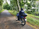 Policjanci na motorach patrolują Dąbrowę Górniczą. Spotkamy ich m.in. na terenach zielonych nad Pogoriami 