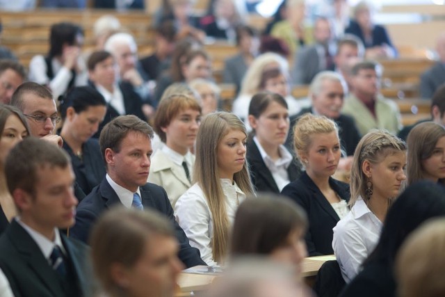 Studia na Uniwersytecie Łódzkim rozpoczęło w tym roku ponad 15 tys. osób, ale uczelnia była przygotowana na przyjęcie jeszcze kilku tysięcy.