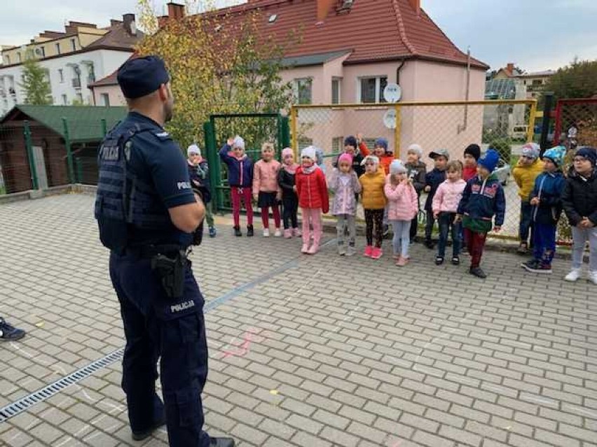 Policjanci z wizytą w przedszkolu w Sztumie