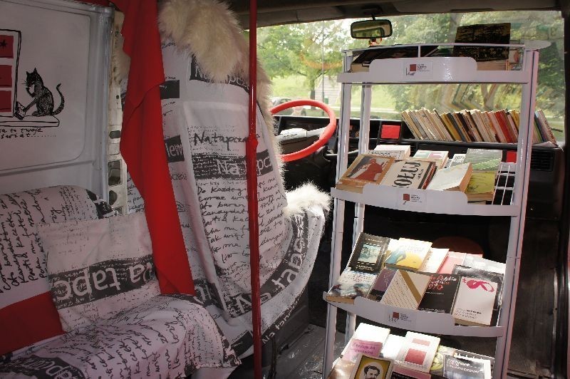 Dni Dąbrowy Górniczej 2012: Kiermasz książek i... czytowóz