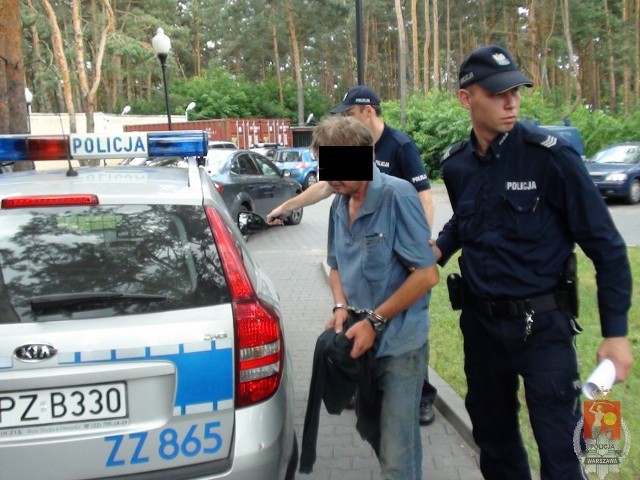 Próba przekupstwa policjantów. Pijany 44-latek oferował im 400zł