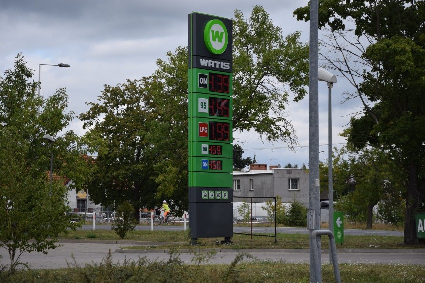 Watis, ul. Zielonogórska
Diesel - 4,39 zł
95 - 4,45 zł
98 -...