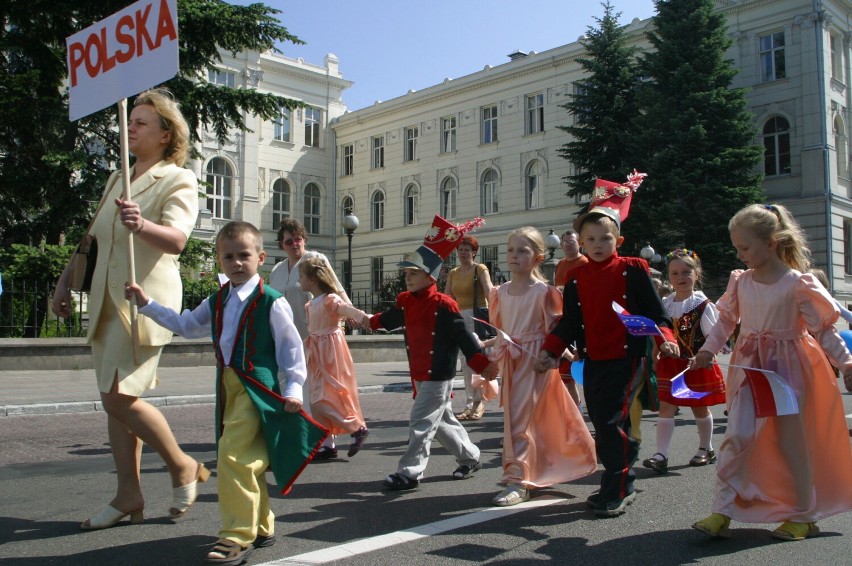 Parada Bliżej Europy Piotrków 2003