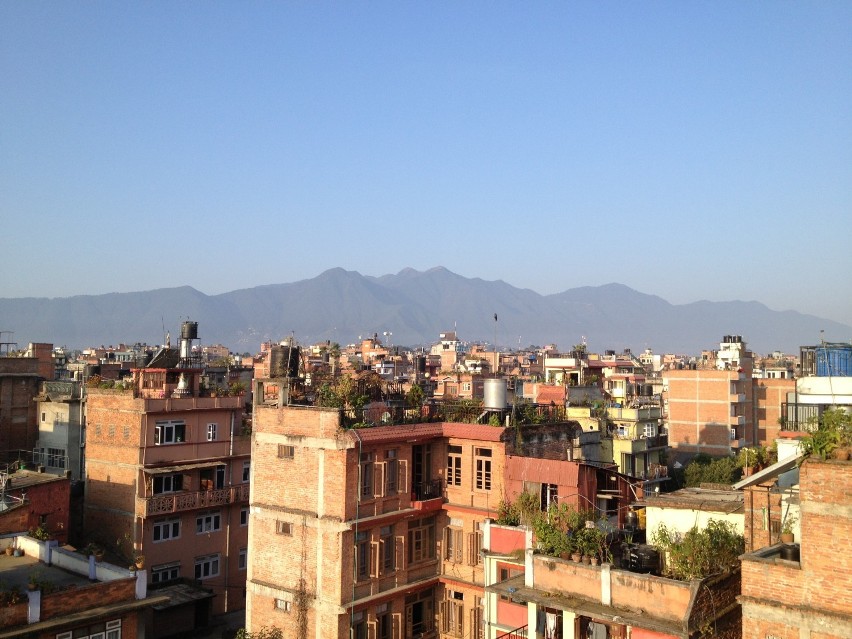 Kathmandu z dachu hotelu