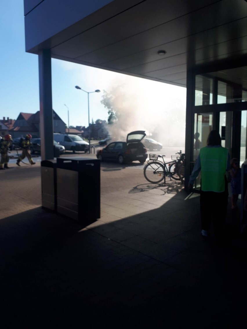 Spłonął samochód osobowy w Knurowie przy ul. Prusa na...