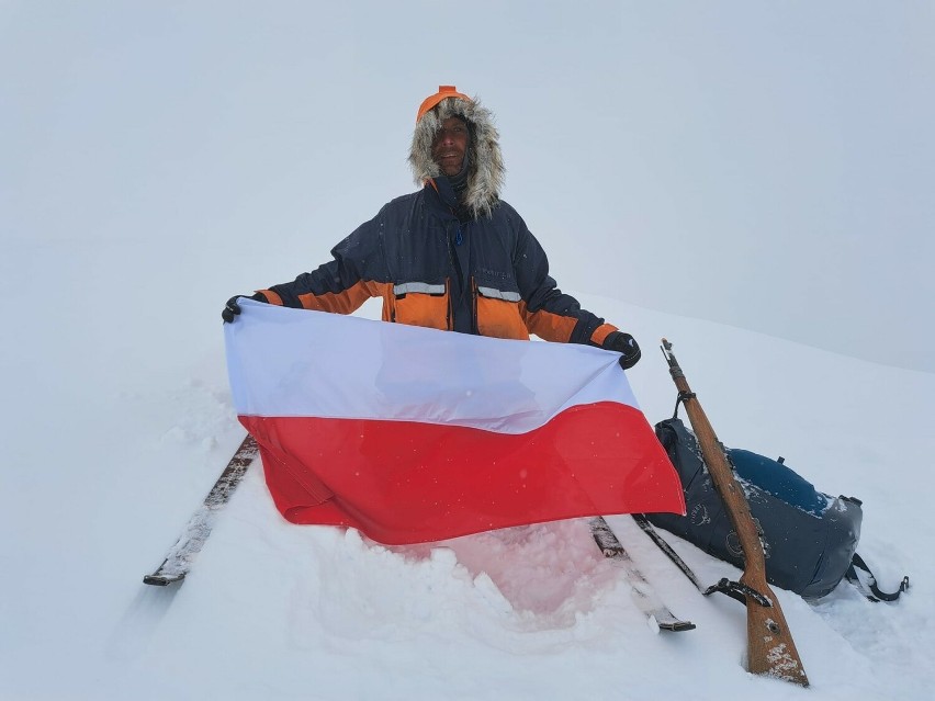 Piotr Śliwiński na Spitsbergenie, w drodze na Newtontoppen....