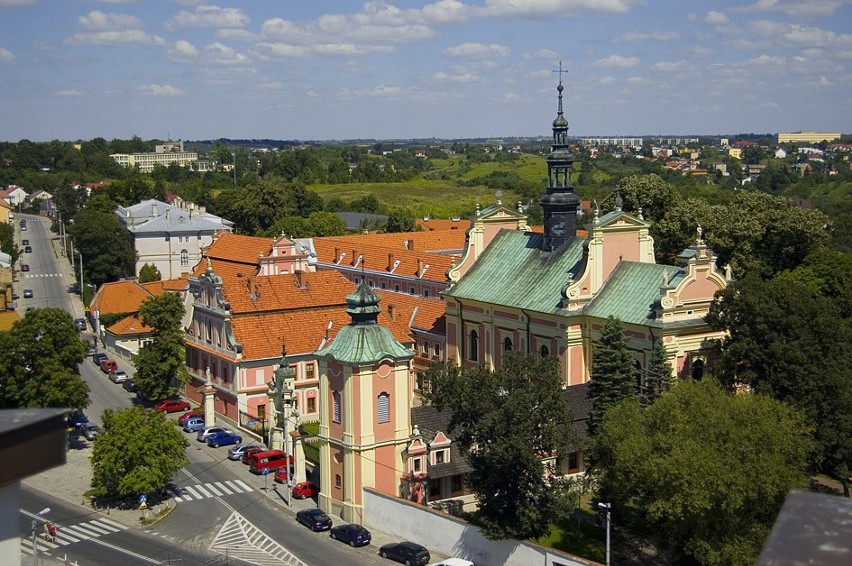 Kościół św. Michała widziany z tarasu Bramy Opatowskiej