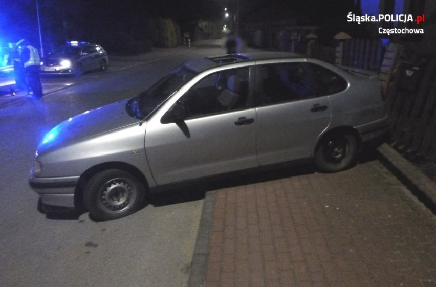 Policjanci z Kłomnic zatrzymali 24-letniego kierowcę seata,...