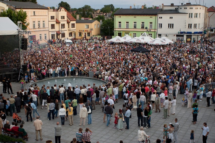 W 2010 roku tłum na Rynek w Wągrowcu przyciągnął koncert...