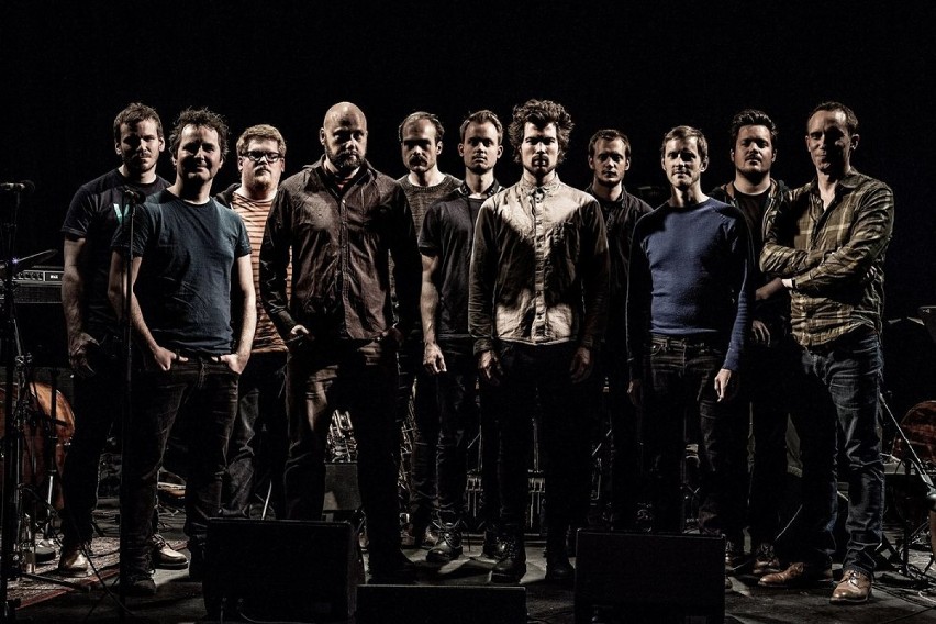 Large Unit to dwunastu muzyków z czterech skandynawskich...