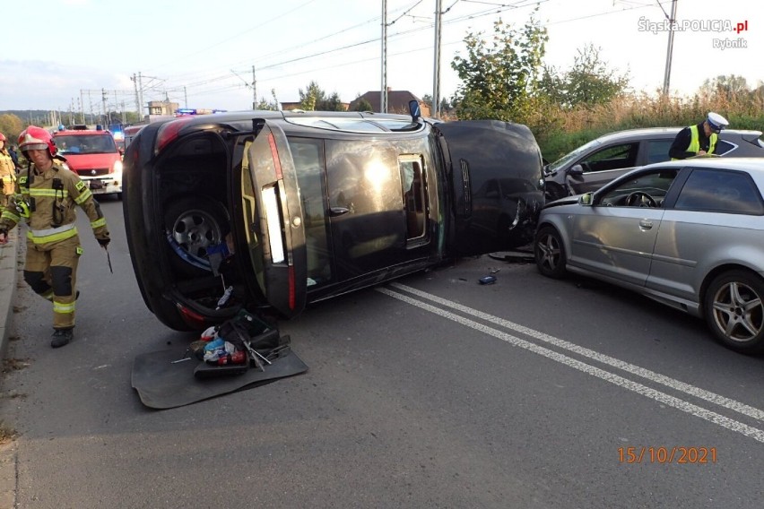 Wypadek w Rybniku. Jadąc BMW wjechał w hyundaia - był naćpany? Pasażerka miała przy sobie narkotyki