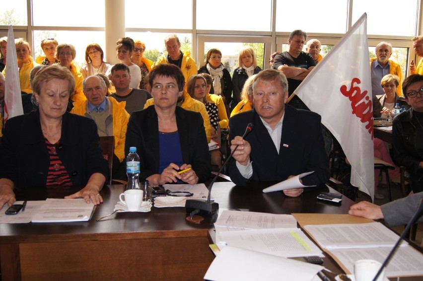 Batalia o prawa pracownicze w szpitalu w Radomsku, czyli protest Solidarności na sesji w powiecie