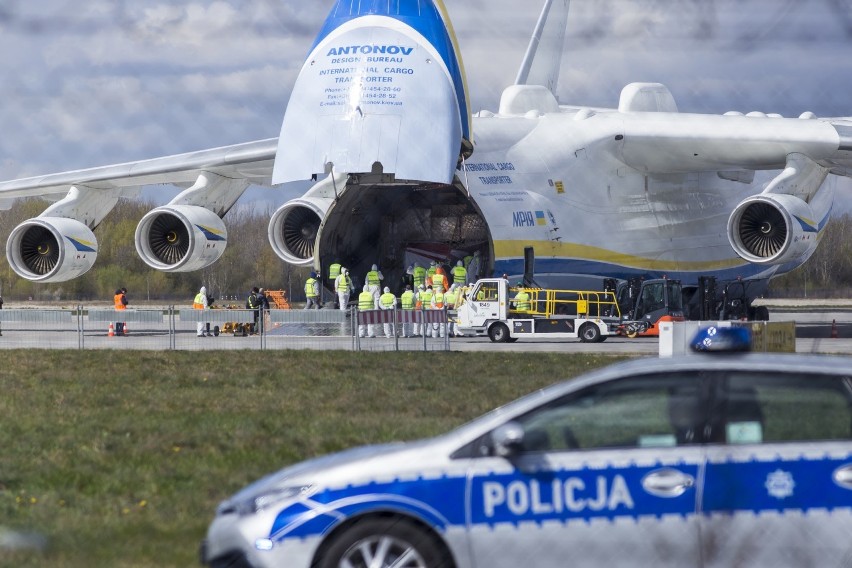 Samolot An-225 Mrija podczas ostatniej wizyty w Polsce - w...