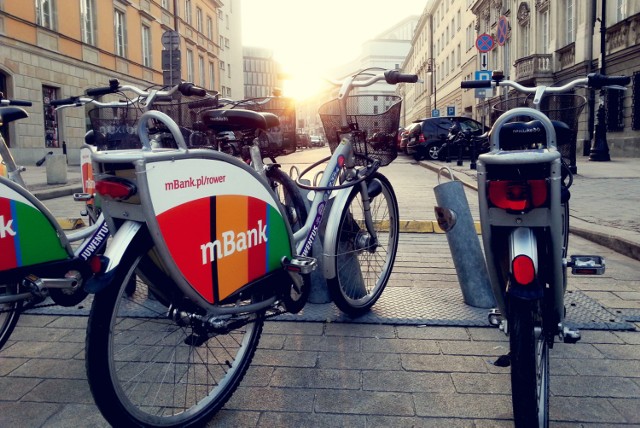 Veturilo za darmo w Warszawie. Masz tę kartę? Pojeździsz bezpłatnie przez godzinę!