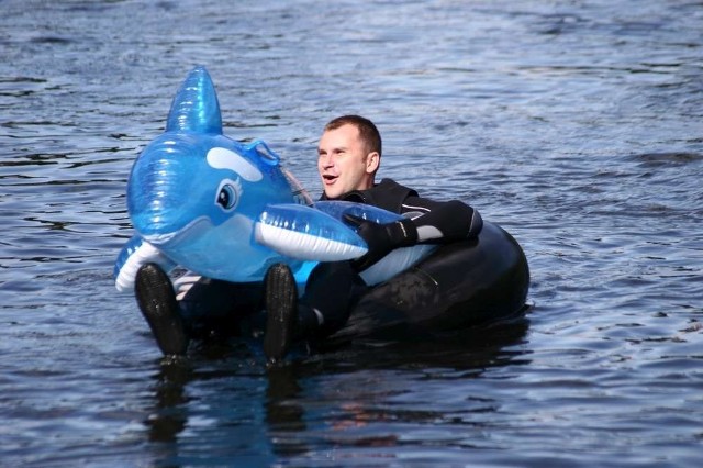 Piła. Dętkospływ po raz piąty w Pile. Uwaga na krokodyla i orkę w Gwdzie [ZDJĘCIA]

Ponad 30 uczestników i około godzinna podróż na dętkach Gwdą. W Pile odbył się już po raz piąty dętkospływ.