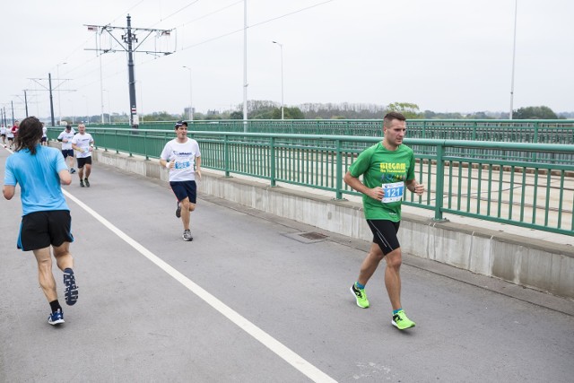 Bieg przez most 2015. Amatorzy biegania pokonali 10 km na Białołęce [ZDJĘCIA cz. 2]