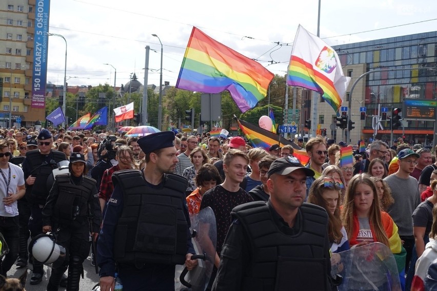 Drugi Marsz Równości w Szczecinie. Ulicami miasta szło kilka tysięcy osób [ZDJĘCIA, WIDEO] 