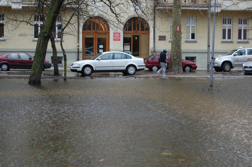 Wichura demoluje powiat