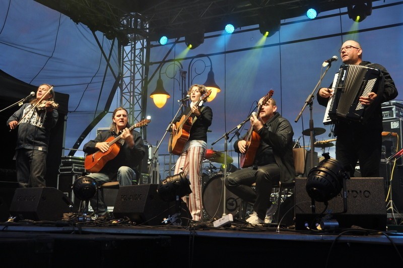 Anna Treter i Voo Voo na zakończenie Festiwalu Przyjemności Muzycznych w Ostrzycach - zdjęcia