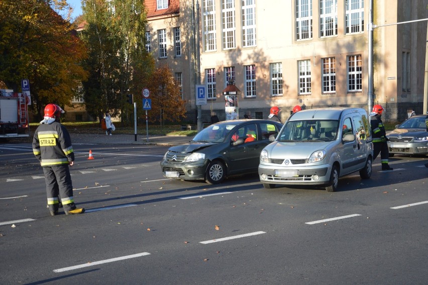 Zderzenie na skrzyżowaniu w Głogowie [FOTO]