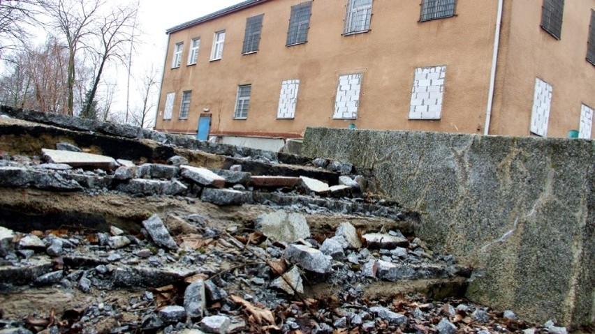 Budynek byłych koszar w Tczewie czeka rozbiórka, albo nowe życie