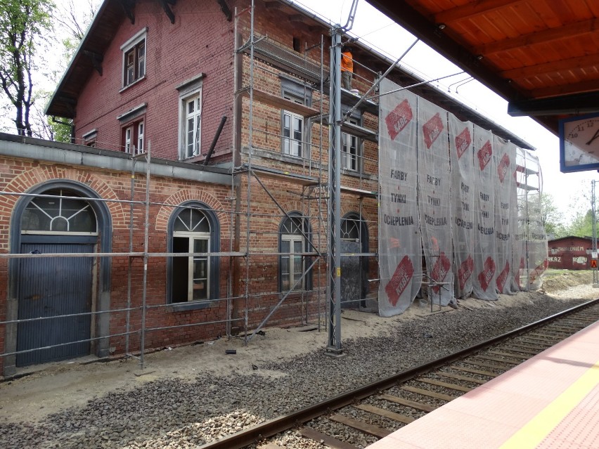 Ruda: PKP remontuje dworzec kolejowy. Na miejscu pojawią się biletomaty [FOTO]