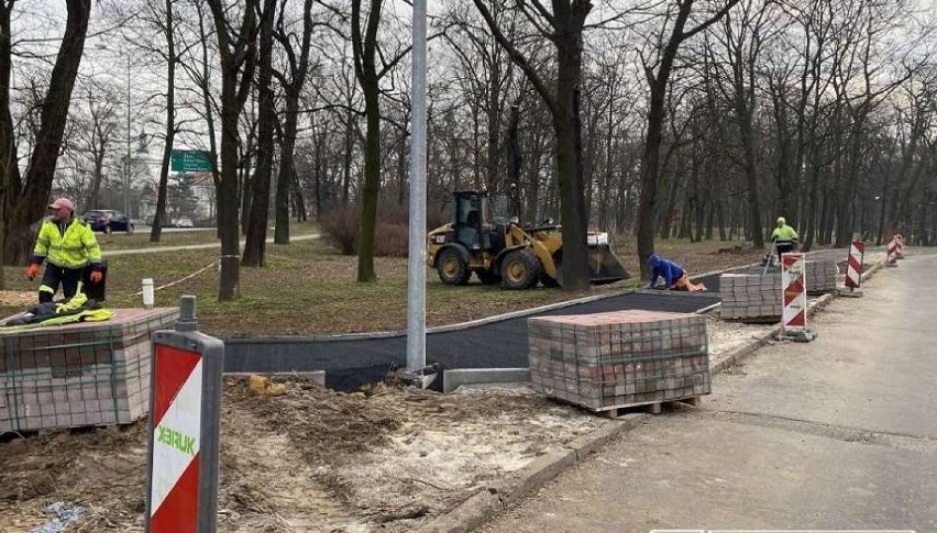 Trwa remont ulicy Daszyńskiego. Będzie też chodnik i...