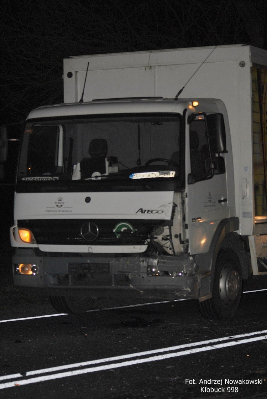 Zderzenie samochodu osobowego z ciężarowym w Iwanowicach Dużych [ZDJĘCIA]