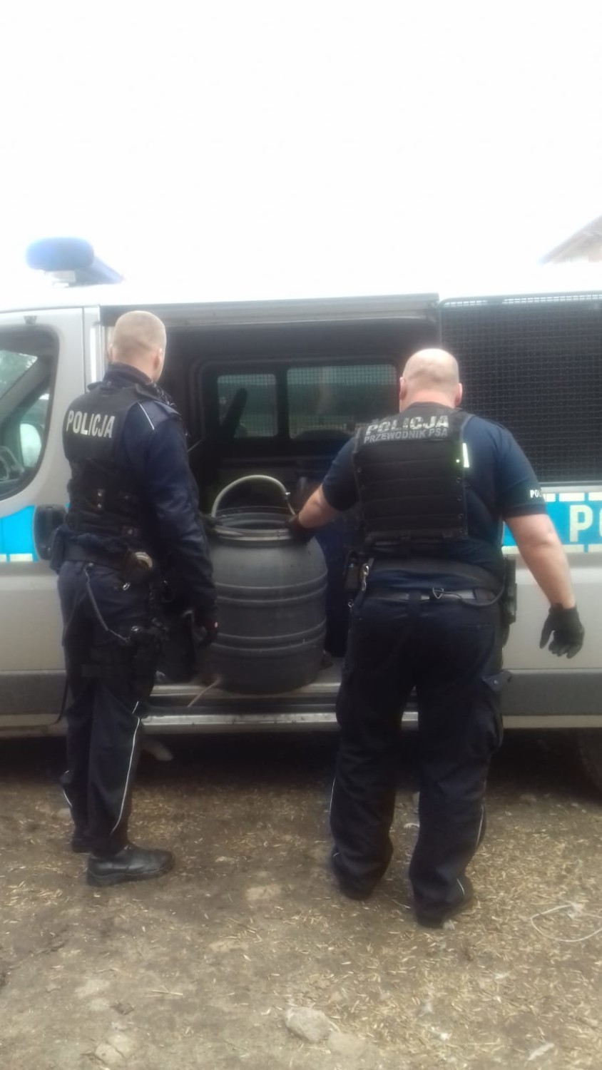 Policjanci z Piotrkowa zlikwidowali nielegalną bimbrownię...
