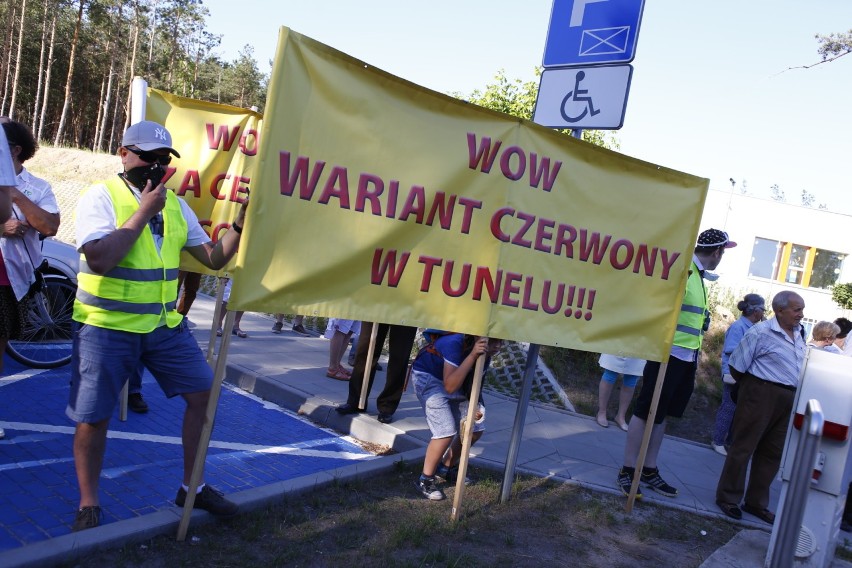 Mieszkańcy Wesołej protestują przeciwko trasie Wschodniej...