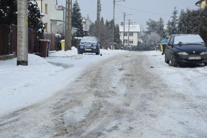Zima w Skierniewicach. Ulice pochłonęły już setki ton soli. Jak dziś wyglądało miasto? [ZDJĘCIA]