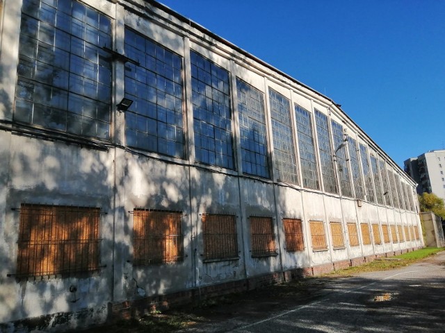 Hangar w Czyżynach i ekspozycja Muzeum Inżynierii Miejskiej w środku