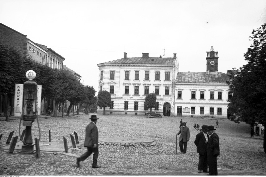 Widok ratusza przy Rynku, 1932-07
