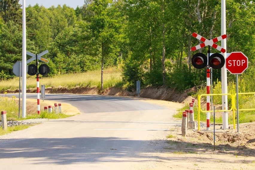 Ze Śniczan do Racewa po nowym asfalcie. Samorządowcy i budowlańcy odebrali świeżutką drogę powiatową 